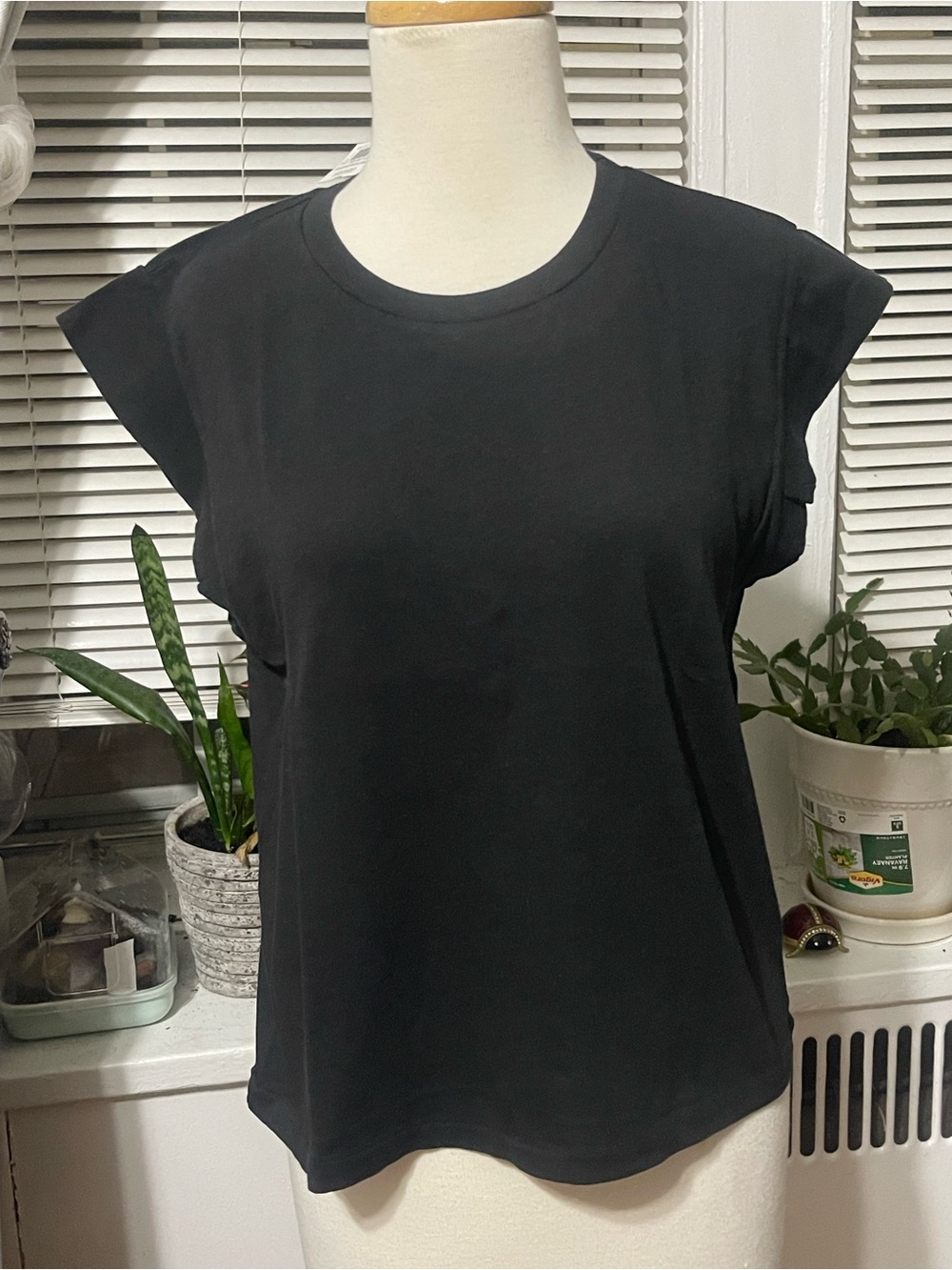 THE GREAT. Black Cap-Sleeve Crewneck Tank Top